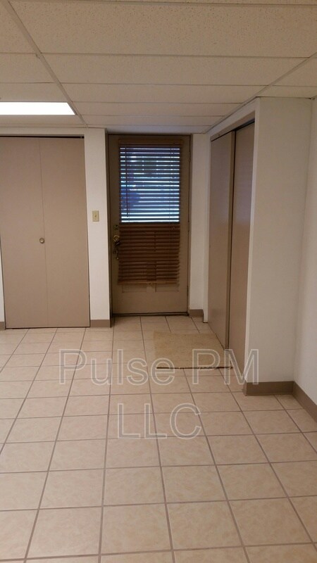 Building Photo - 112 E 5th St