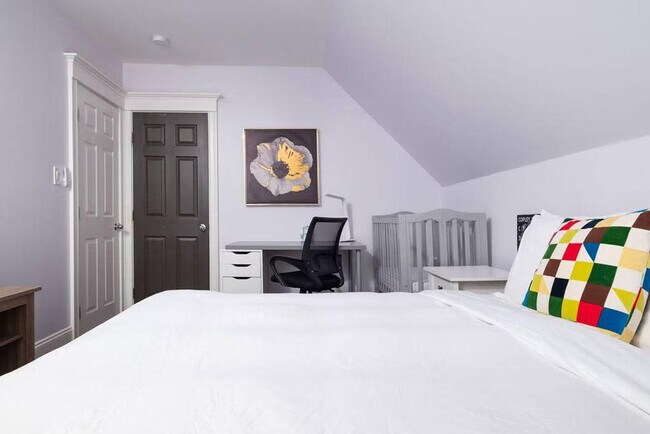 Building Photo - 7 Summit Ave