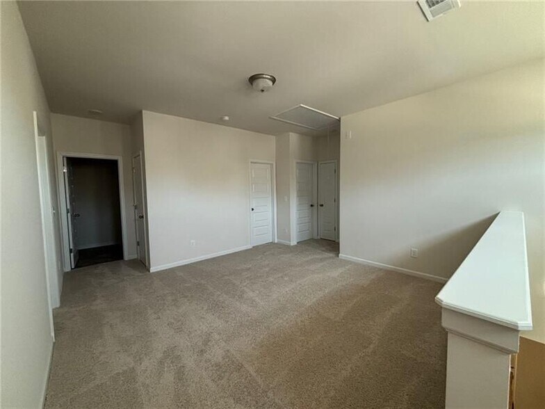 Building Photo - 701 Shetland Trl