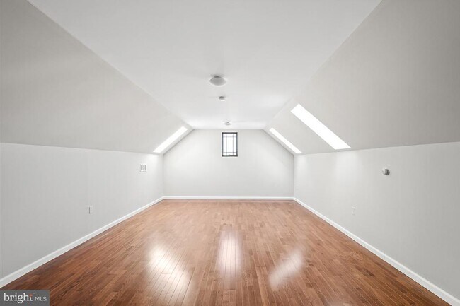 Building Photo - 10009 Sinnott Ct