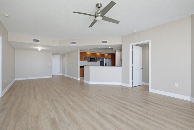 Building Photo - 241 Riverside Dr