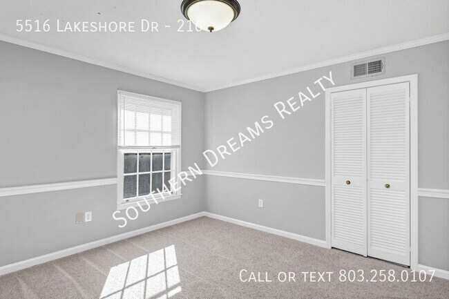 Building Photo - 5516 Lakeshore Dr