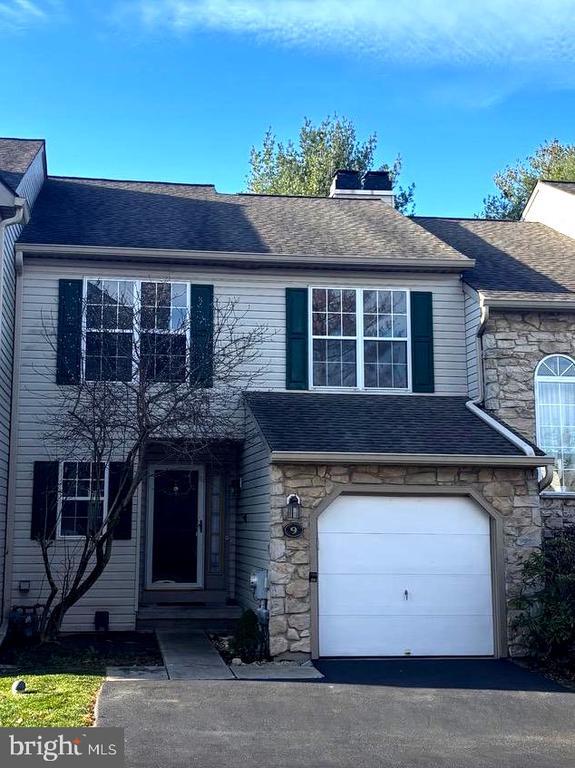 Building Photo - 9 Essex Ct