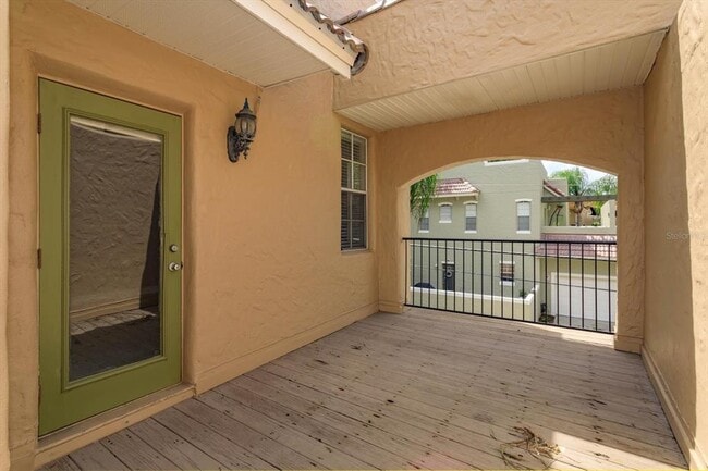 Building Photo - 832 Ellwood Ave