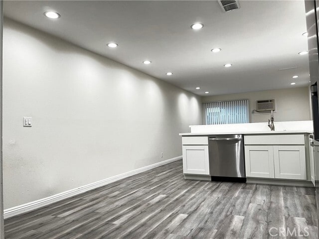 Building Photo - 7631 Amazon Dr