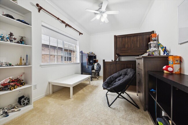Building Photo - 2842 Briarhurst Park
