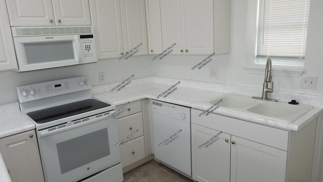Building Photo - 3501 N Drury Ave