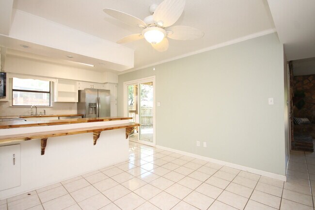 Building Photo - Waterfront Living Nearby – 2/2 Townhouse w...