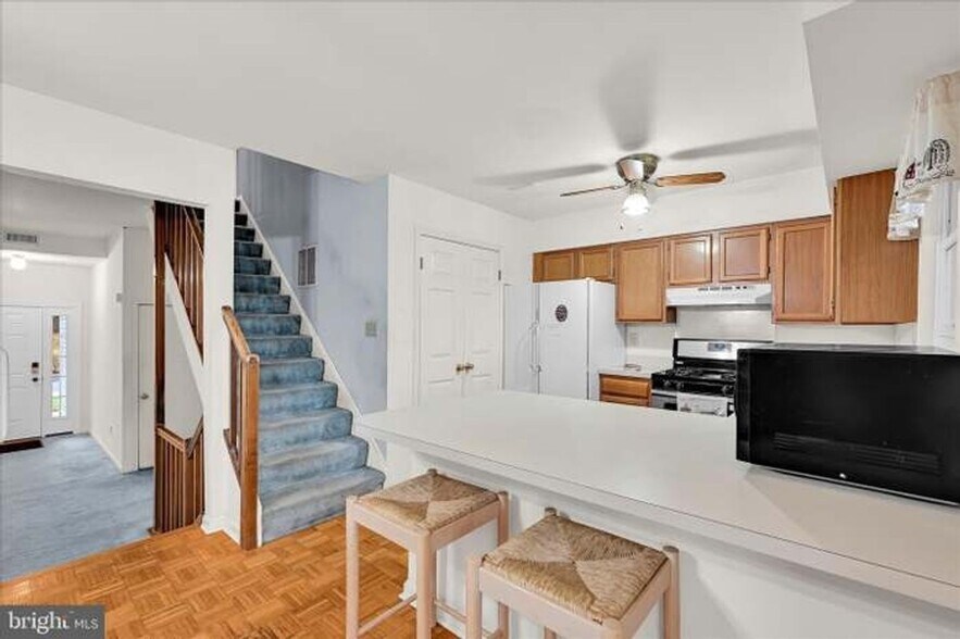 Building Photo - 6106 Spring Knoll Dr