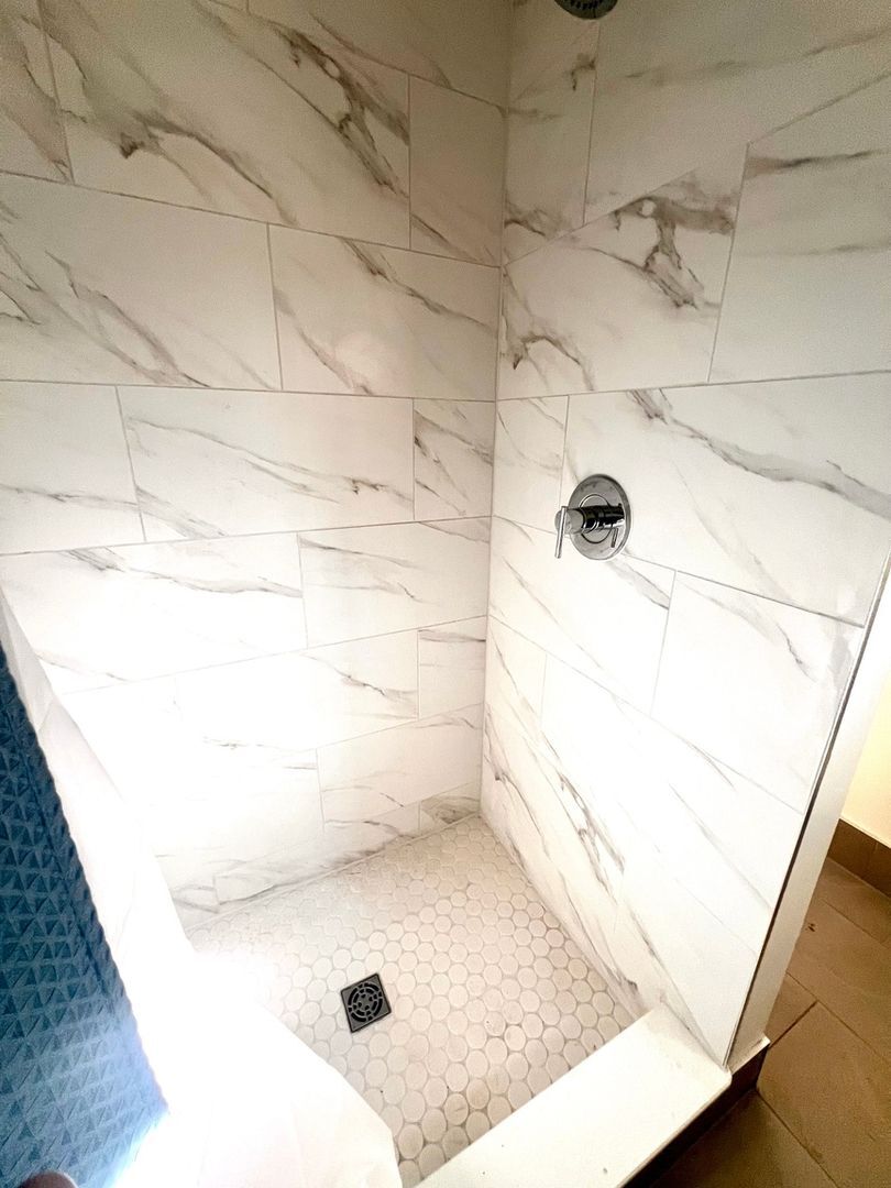 Building Photo - 2117 E 112th St