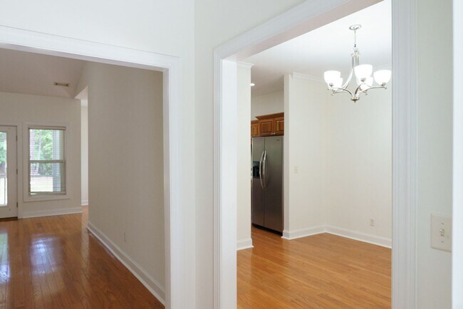Building Photo - 49 Thomas Sumter St