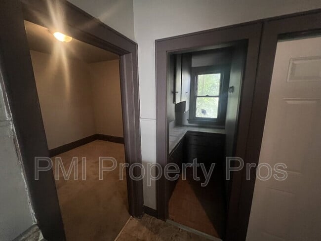 Building Photo - 2530 N 37th St
