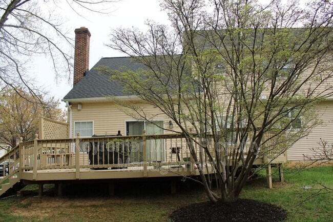 Building Photo - 1614 Albert Dr