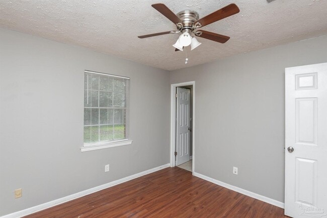 Building Photo - 525 Quigley Rd