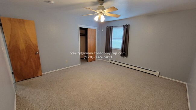 Building Photo - Large 4 bedroom 2 bath Ranch style Home