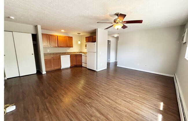 Building Photo - 550 Lowell Ave