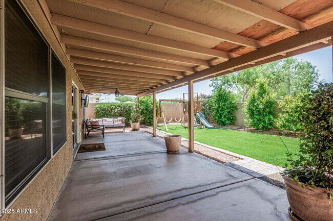 Building Photo - 4109 E Graythorn Ave