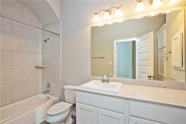 Building Photo - 337 Chisholm Trail