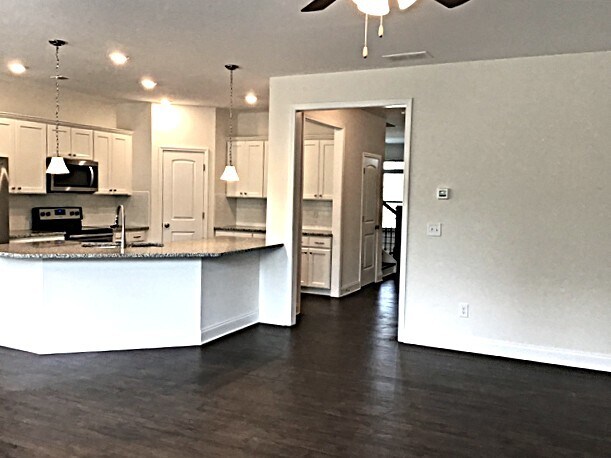 Building Photo - 1682 Weatherbrook Cir