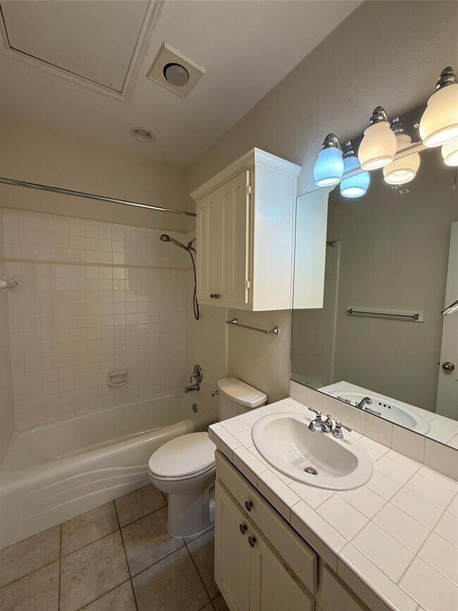 Building Photo - 5615 Shoal Creek Blvd