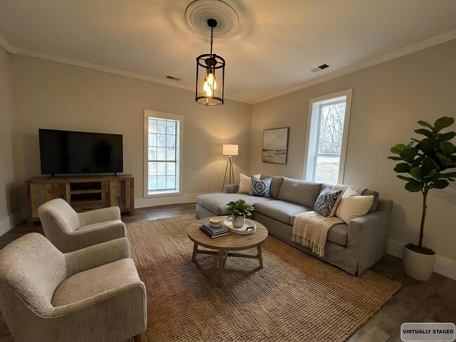 Building Photo - 605 Byars St