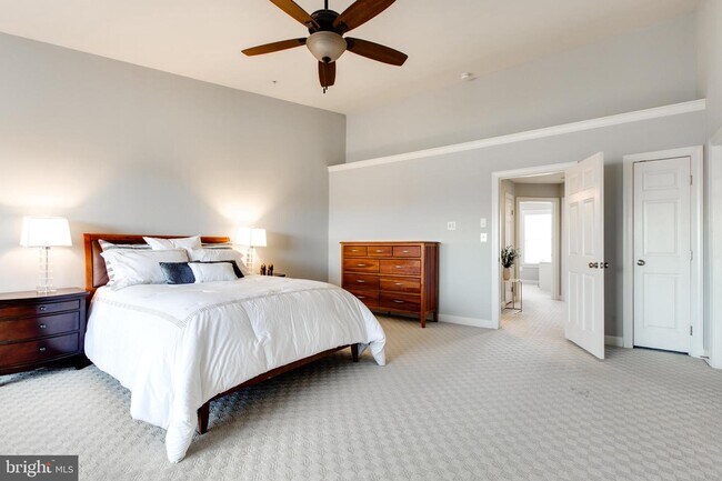 Building Photo - 2021 Crescent Moon Ct