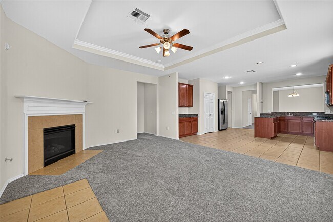 Building Photo - 1403 S Maple Dr