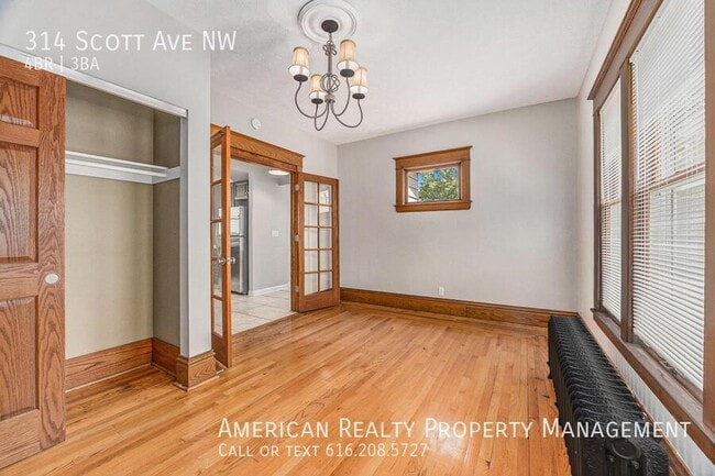 Building Photo - 314 Scott Ave NW