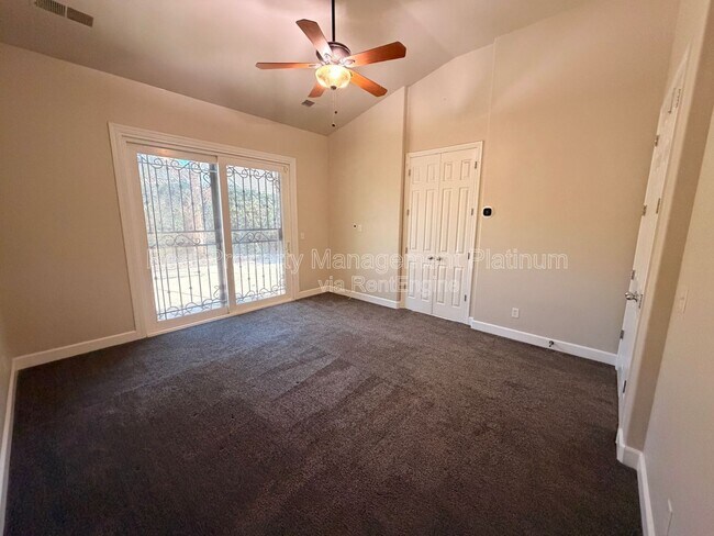 Building Photo - 5801 W Chennault Ave