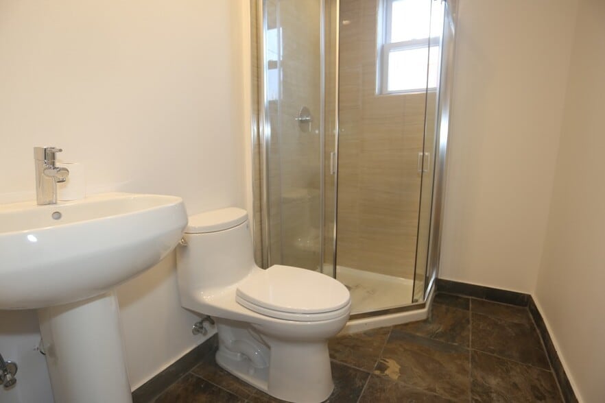 Building Photo - 1637 N Clybourn Ave