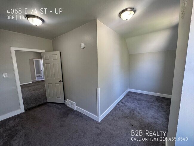 Building Photo - 4068 E 74th St