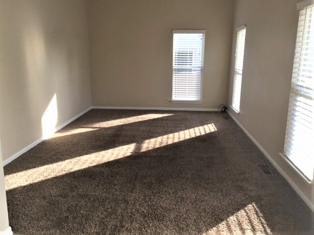 Building Photo - 185 E Silver Oaks Dr