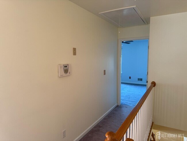 Building Photo - 202 Runyon Ave