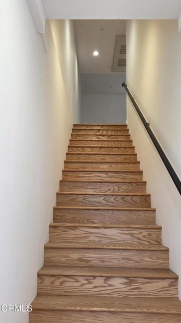 Building Photo - 917 N Ridgewood Pl