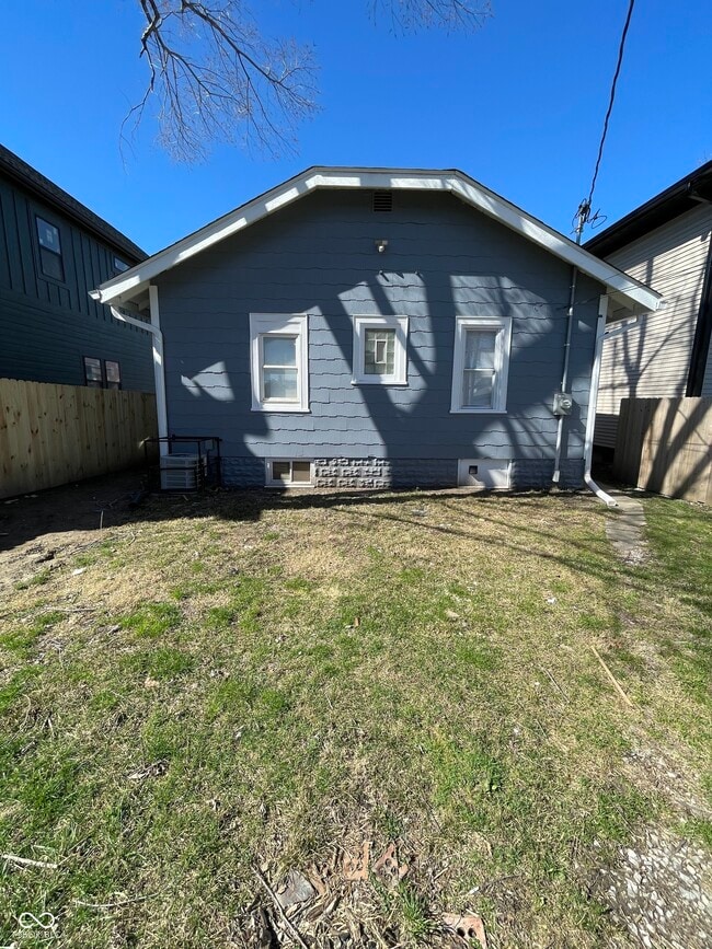 Building Photo - 1019 Churchman Ave