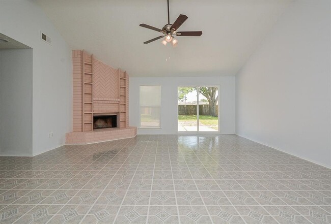 Building Photo - 15702 Timber Rock Dr