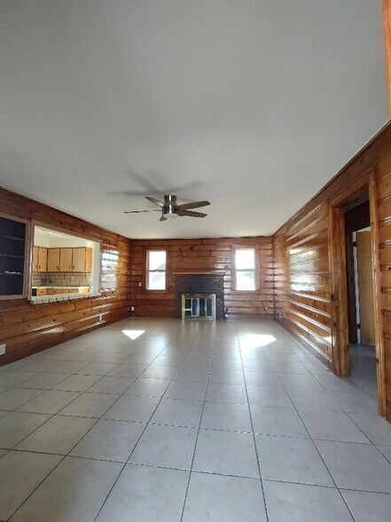 Primary Photo - 240 N 3rd St