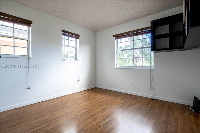 Building Photo - 16227 SW 139th Ct
