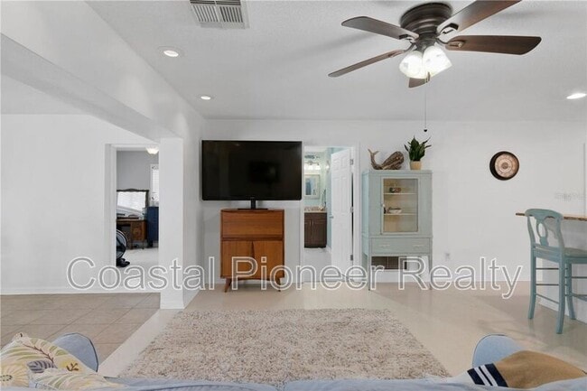 Building Photo - 232 Timberlane Dr