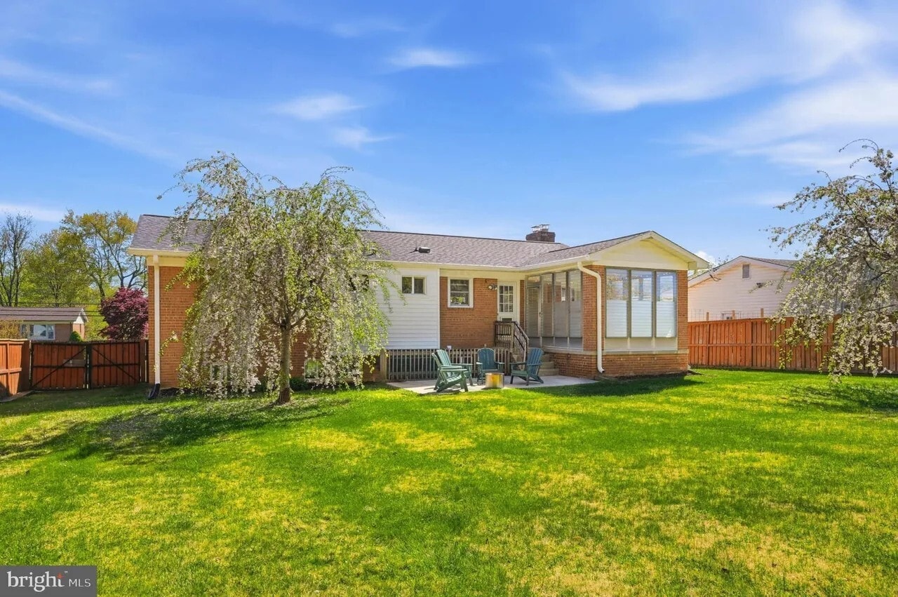 Building Photo - 810 Venice Dr