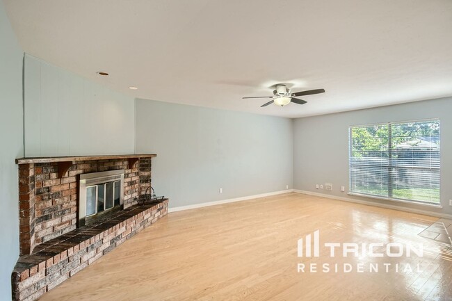 Primary Photo - 7232 Harwick Ln