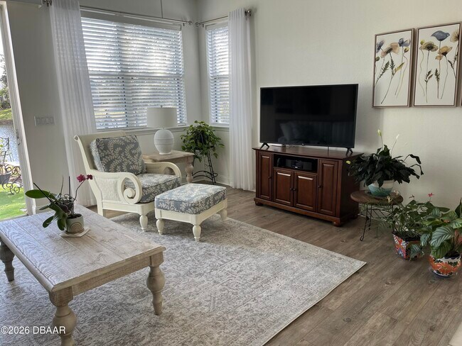 Building Photo - 113 Hagge Dr