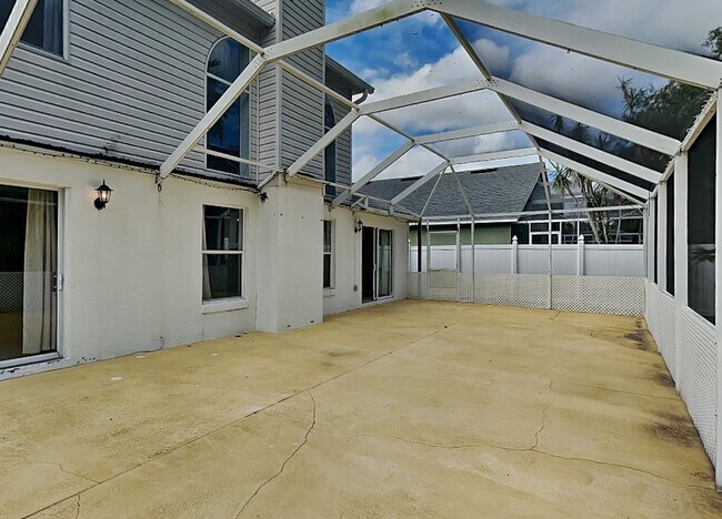 Building Photo - 10935 Rushwood Way