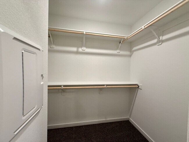 Building Photo - BRAND NEW 3 BED 2.5 BATH 2 CAR GARAGE TOWNHOUSE W/ LOFT IN CADENCE COMMUNITY