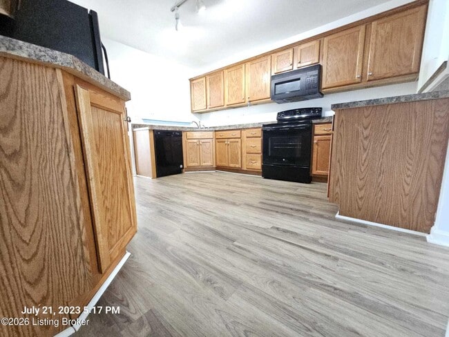 Building Photo - 3802 Falcon Crest Dr