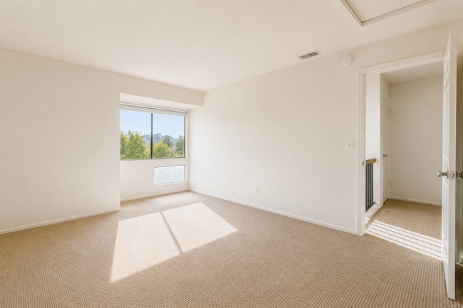 Building Photo - 31 Sandpiper Cir