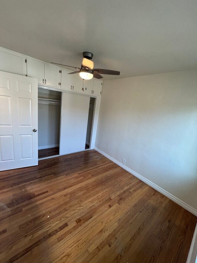 Building Photo - Bankers Hill One Bedroom