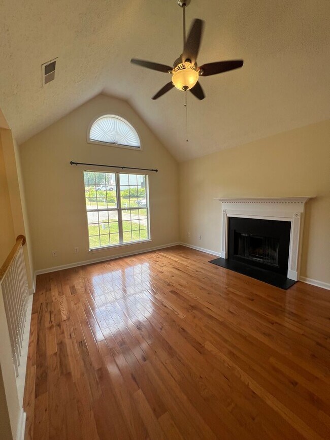 Building Photo - 111 Manx Dr