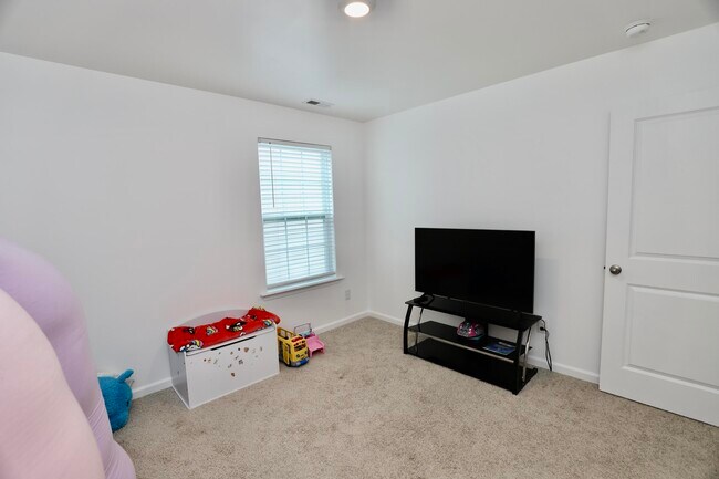 Building Photo - 2037 Elmridge Rd