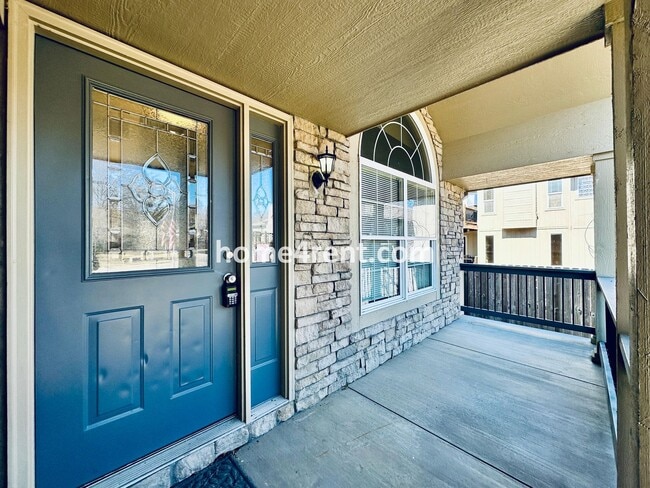 Building Photo - Spacious Four Bedroom Northland Home with a Finished Basement, 3 car garage and Fenced Yard!